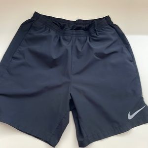 Nike Mens Medium shorts. Running / Workout. 7” inseam w/ liner